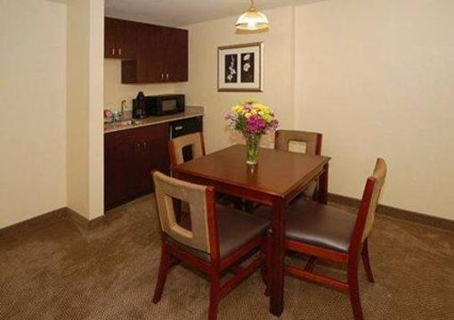 фото отеля Comfort Suites Perimeter Center