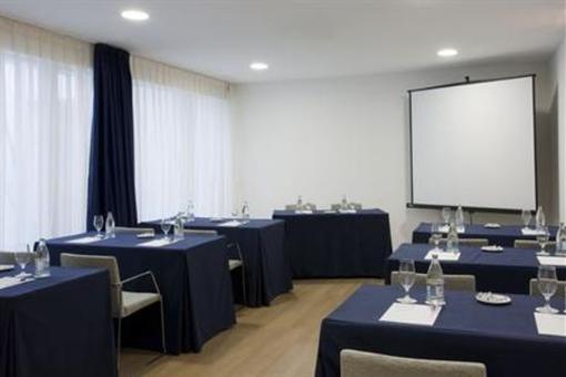 фото отеля Holiday Inn Express Madrid Leganes