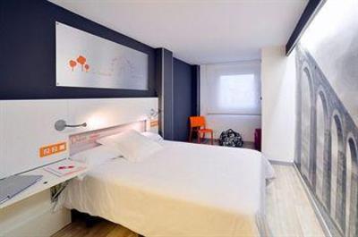 фото отеля Hotel Bed4u Pamplona