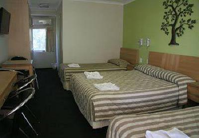 фото отеля Queensgate Motel