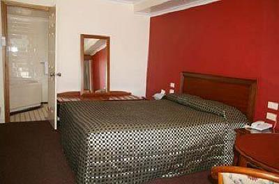 фото отеля Queensgate Motel