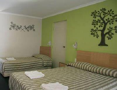 фото отеля Queensgate Motel