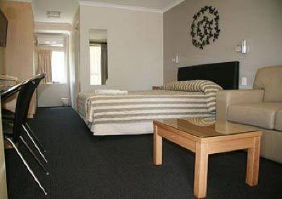 фото отеля Queensgate Motel