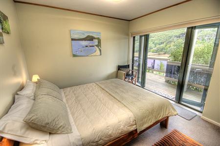 фото отеля Kawau Lodge