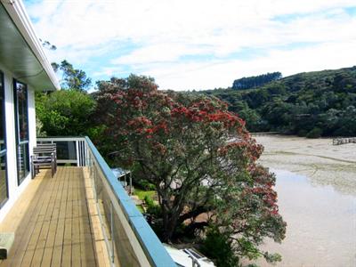 фото отеля Kawau Lodge