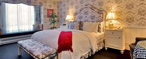 фото отеля Carriage House Inn