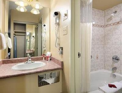 фото отеля Ramada Victoria Hotel