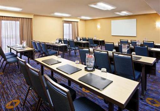 фото отеля Courtyard by Marriott Sacramento Rancho Cordova