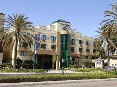 фото отеля Holiday Inn Express Anaheim Maingate