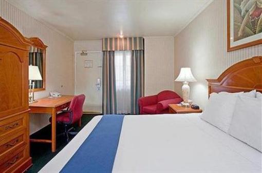 фото отеля Holiday Inn Express Anaheim Maingate