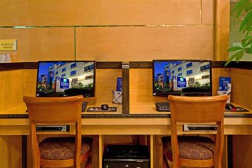 фото отеля Holiday Inn Express Anaheim Maingate