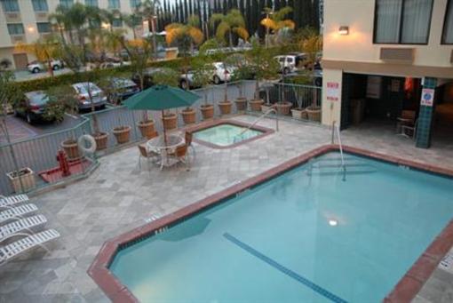 фото отеля Holiday Inn Express Anaheim Maingate
