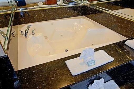 фото отеля Holiday Inn Express Anaheim Maingate