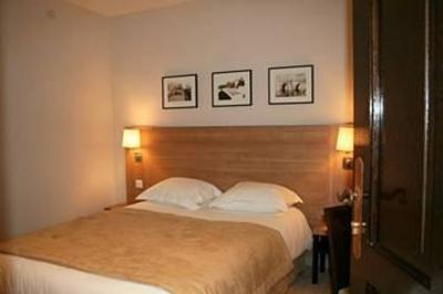 фото отеля Kyriad Paris La Defense