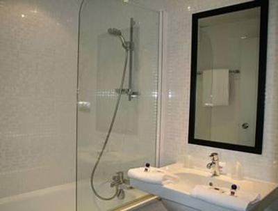 фото отеля Kyriad Paris La Defense