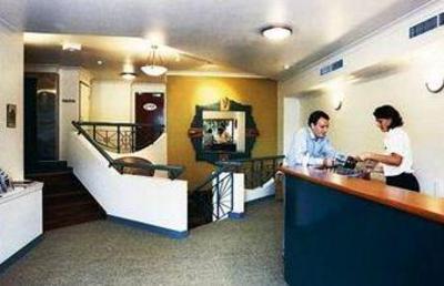 фото отеля Explorers Inn Hotel
