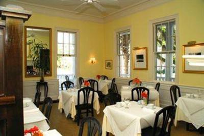 фото отеля The Rhett House Inn