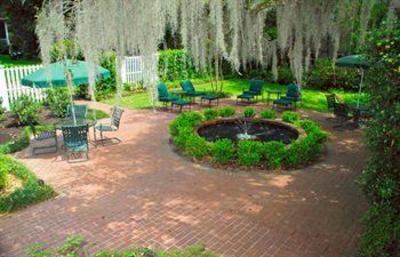фото отеля The Rhett House Inn