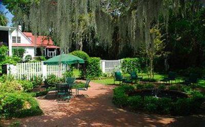 фото отеля The Rhett House Inn