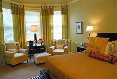 фото отеля The Rhett House Inn
