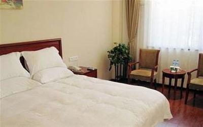 фото отеля GreenTree Inn (Tianjin Binhai New Area Taida Hotel)