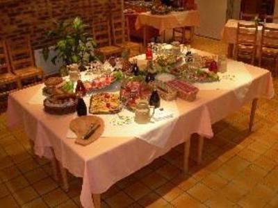 фото отеля Kyriad Hotel Bergerac Saint-Laurent-des-Vignes