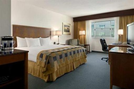 фото отеля Hilton Cincinnati Airport