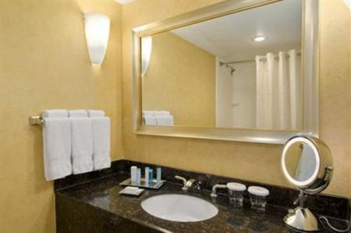 фото отеля Hilton Cincinnati Airport
