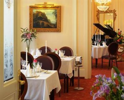 фото отеля Savoy Westend Hotel