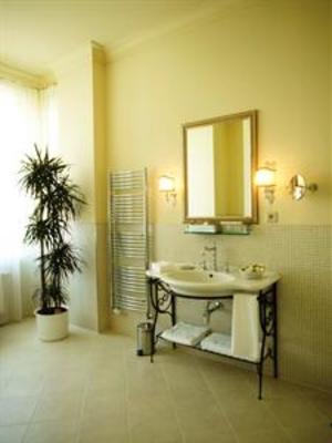фото отеля Savoy Westend Hotel