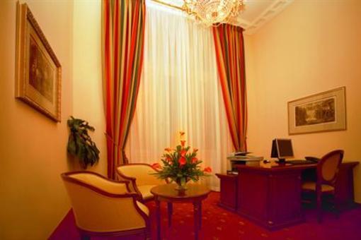 фото отеля Savoy Westend Hotel