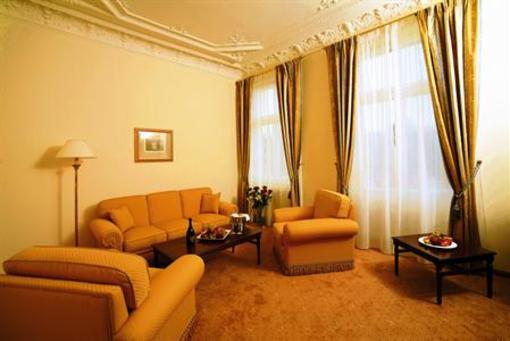 фото отеля Savoy Westend Hotel