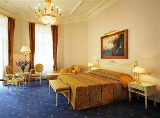 фото отеля Savoy Westend Hotel