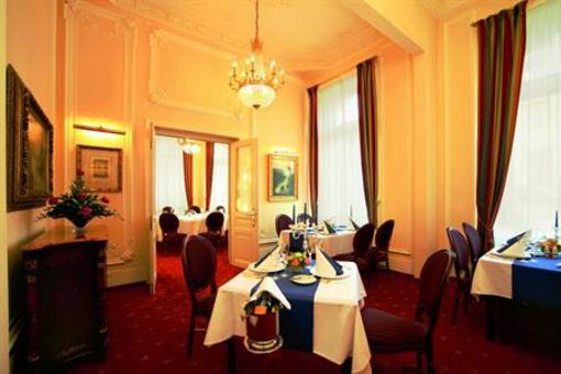 фото отеля Savoy Westend Hotel