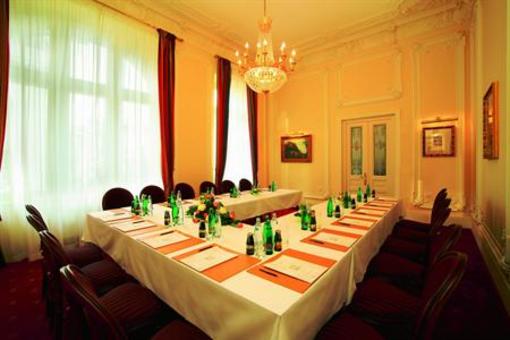 фото отеля Savoy Westend Hotel