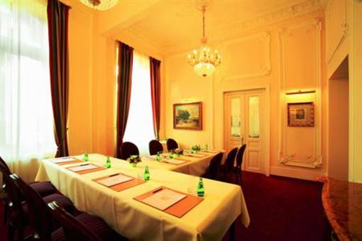 фото отеля Savoy Westend Hotel