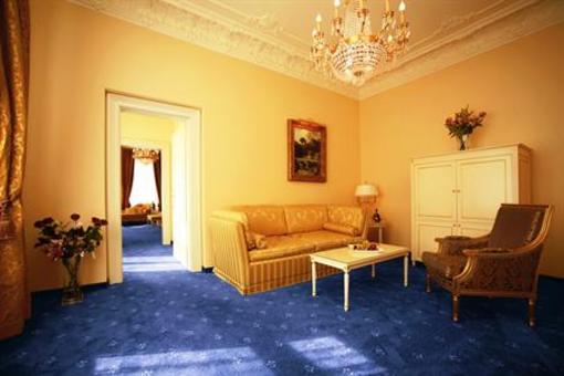 фото отеля Savoy Westend Hotel