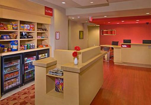фото отеля Towneplace Suites Kalamazoo