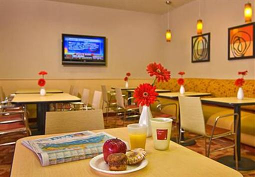 фото отеля Towneplace Suites Kalamazoo