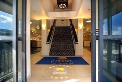 фото отеля Comfort Inn & Suites Paramus NJ