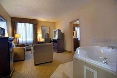 фото отеля Comfort Inn & Suites Paramus NJ