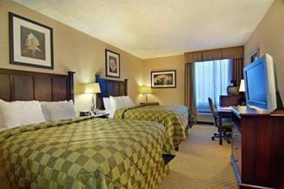 фото отеля Comfort Inn & Suites Paramus NJ