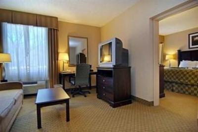 фото отеля Comfort Inn & Suites Paramus NJ