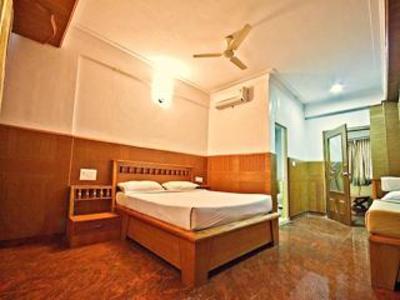 фото отеля Mahendra Hotel