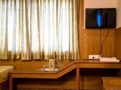 фото отеля Mahendra Hotel