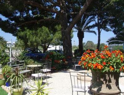 фото отеля Hotel Les Citronniers Hyeres