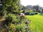 фото отеля Oak Tree Cottage Bed & Breakfast