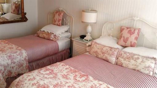 фото отеля Mahone Bay Bed and Breakfast