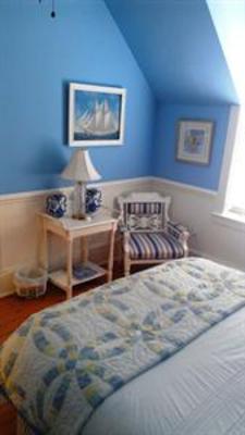 фото отеля Mahone Bay Bed and Breakfast