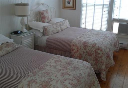 фото отеля Mahone Bay Bed and Breakfast